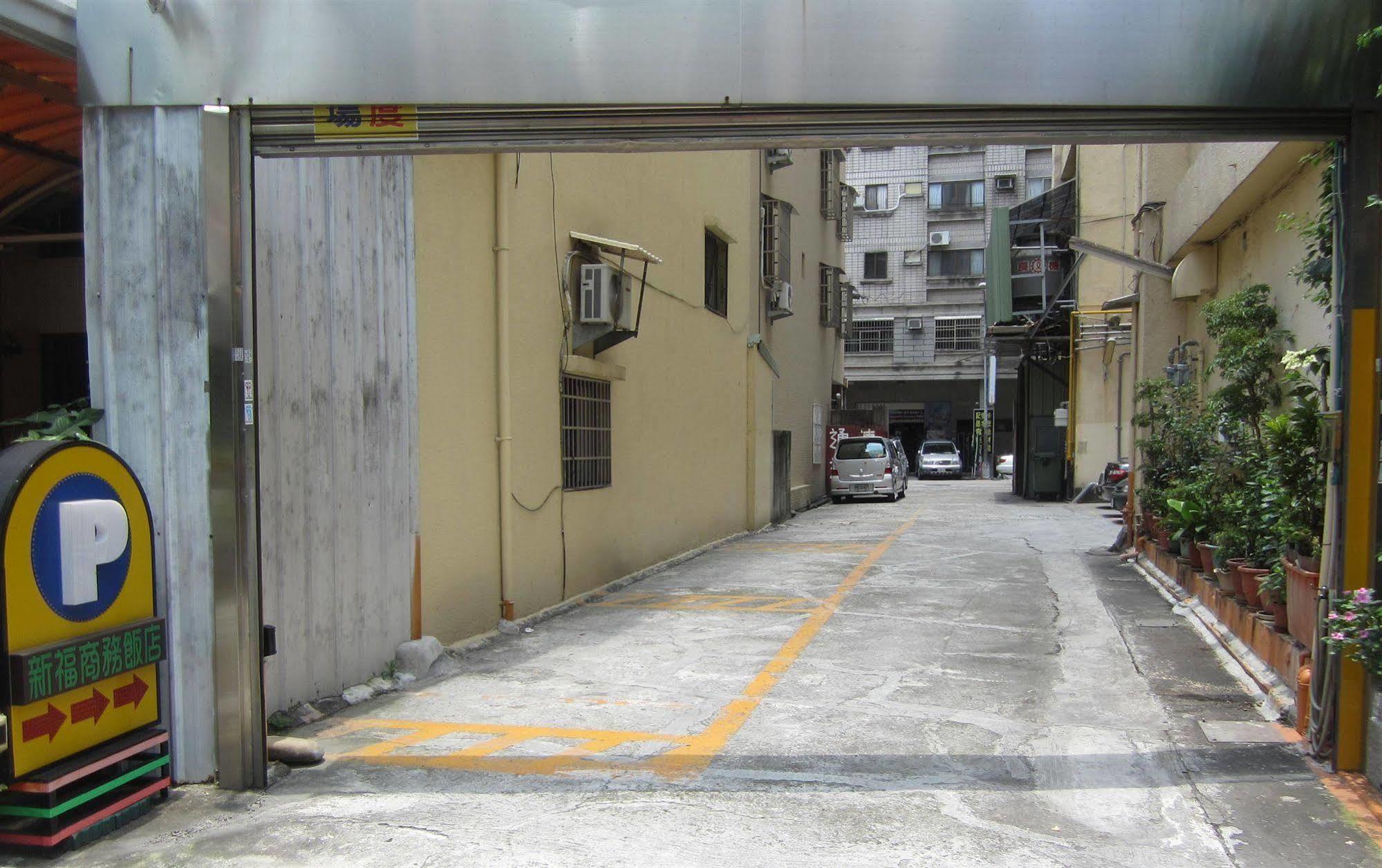 Sin Fu Business Hotel Taichung Dış mekan fotoğraf