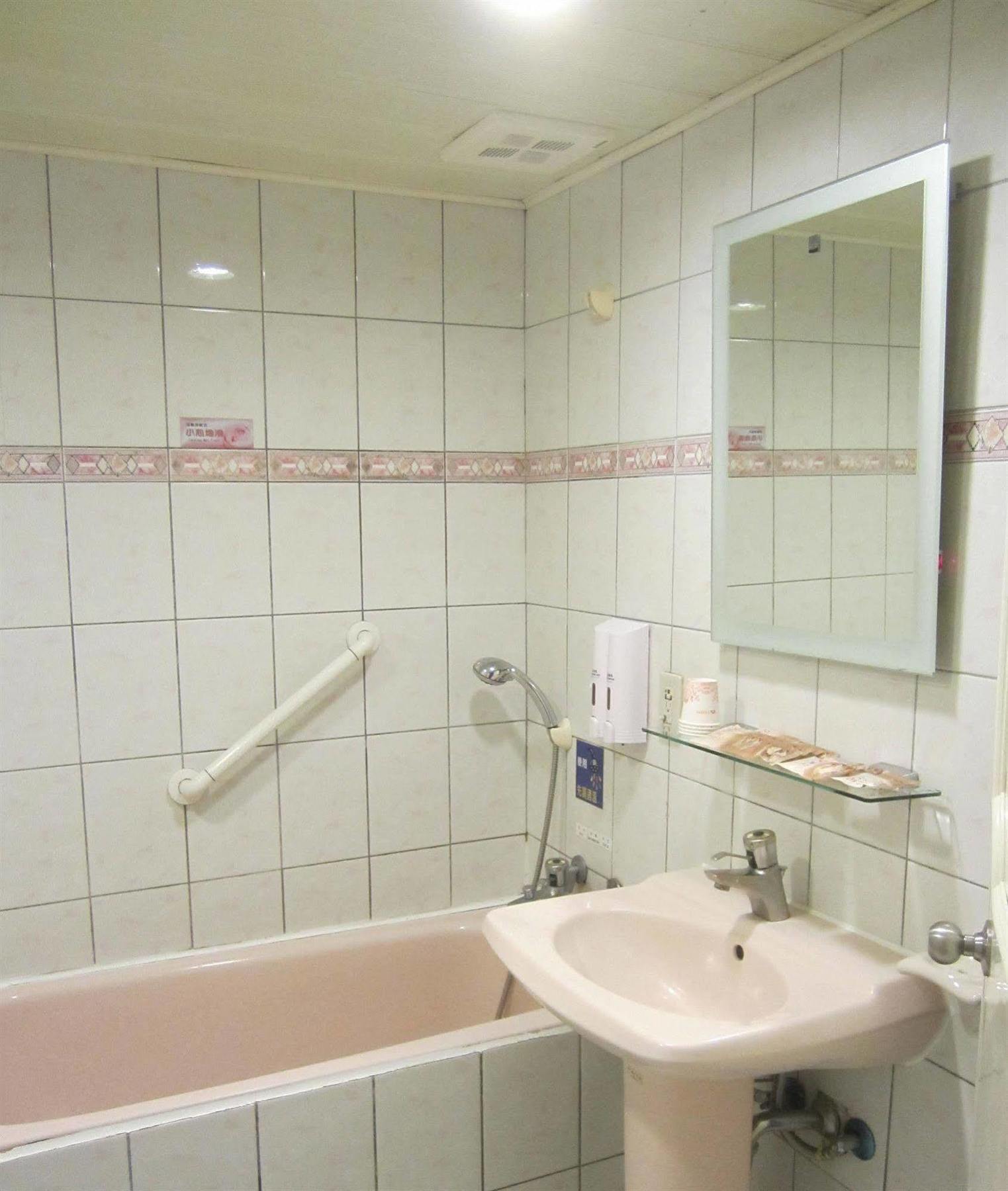 Sin Fu Business Hotel Taichung Dış mekan fotoğraf