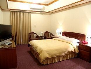 Sin Fu Business Hotel Taichung Dış mekan fotoğraf